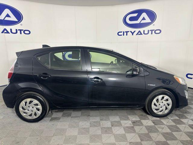 2016 toyota prius c four