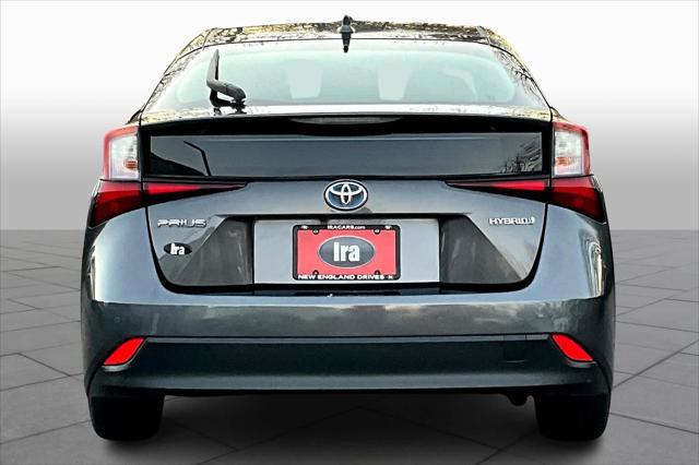 2021 toyota prius le