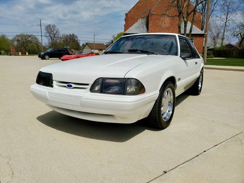 1993 ford mustang lx 5.0 notchback- 5 speed manual, a/c, new chrome ponies