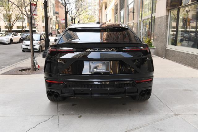 2022 lamborghini urus pearl capsule
