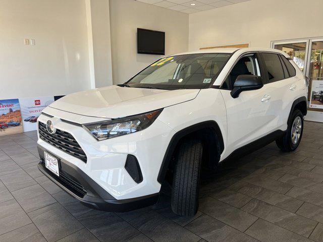 2022 toyota rav4 le