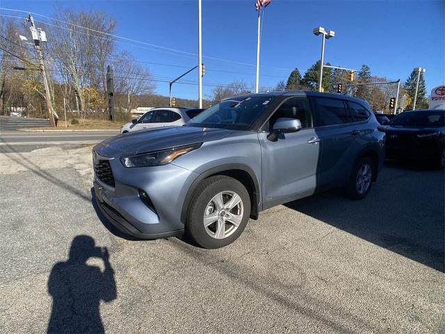 2024 toyota highlander hybrid le