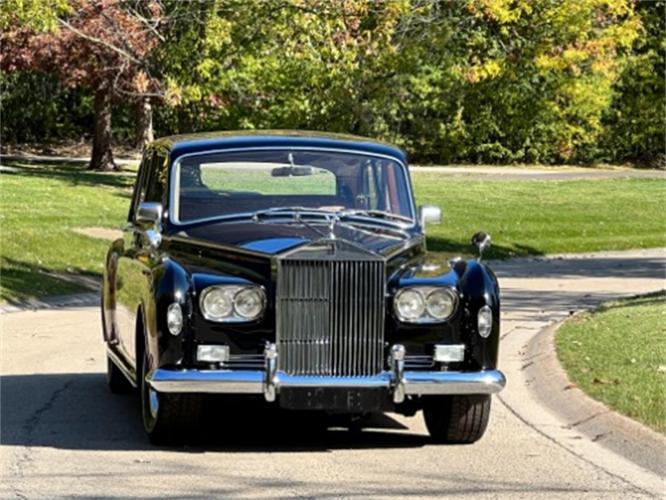 1973 rolls-royce phantom vi in astoria, new york