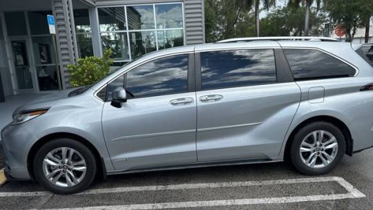2021 toyota sienna limited 7-passenger