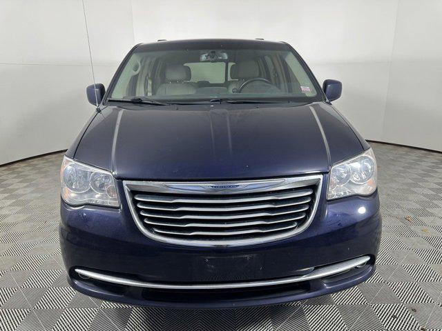 2014 chrysler town & country touring