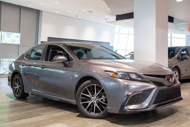 2022 toyota camry se
