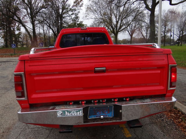 1987 dodge pickup 318 eng. auto ,custom in @ out 4x4 8ft. bed sun roof needwork