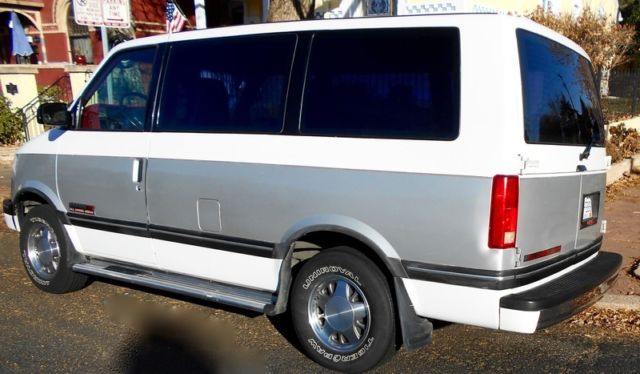 1994 gmc safari xt awd passenger van with only 69k original actual miles! clean!