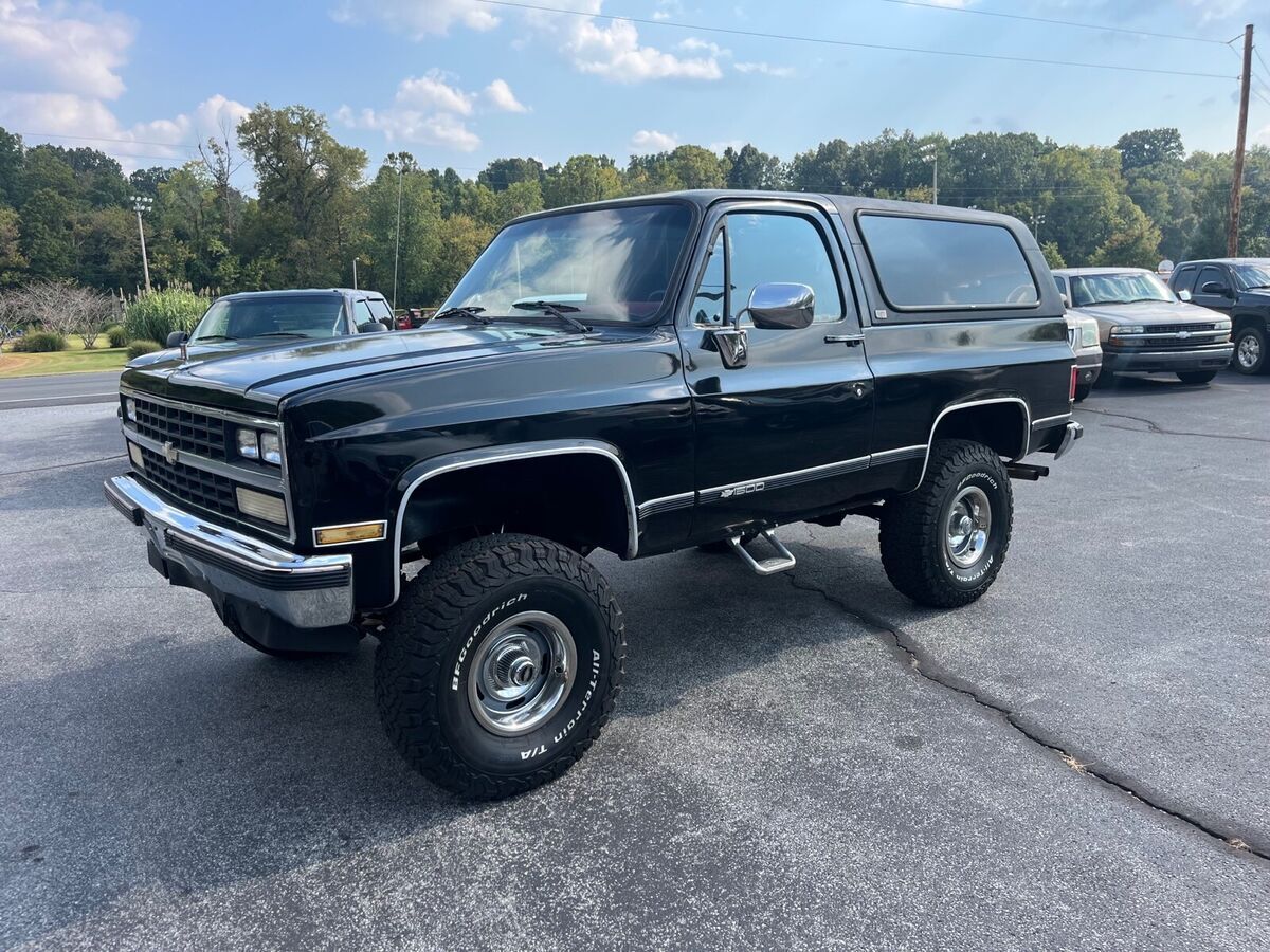 1989 chevrolet blazer suv black 4wd automatic v10
