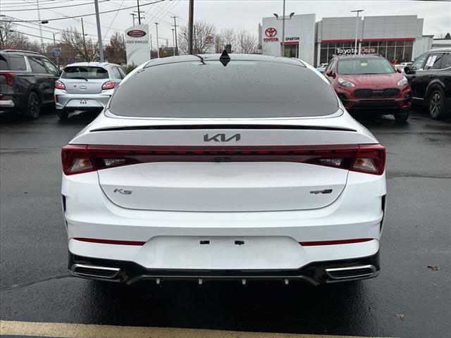 2022 kia k5 gt-line