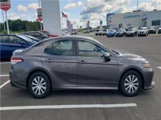 2018 Toyota Camry hybrid le