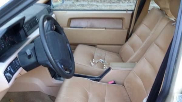 volvo 740 wagon 1992, tan body no rust, good condition