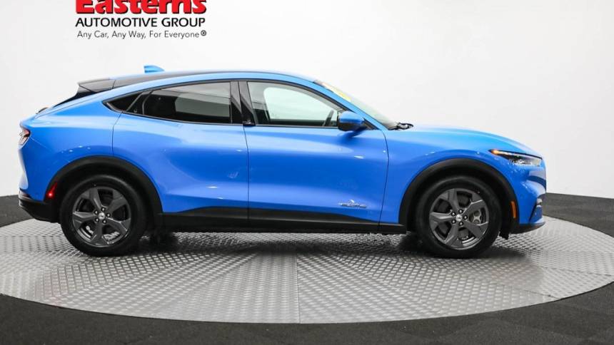 2022 ford mustang mach-e select