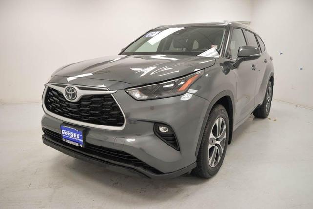 2022 toyota highlander xle
