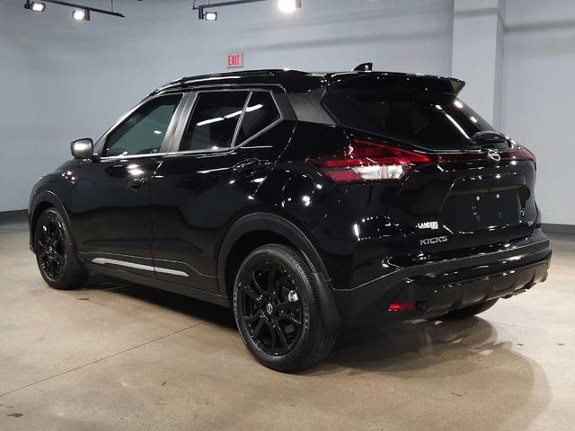 2022 nissan kicks sr