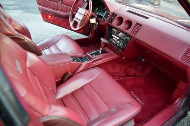 clean survivor 1984 300zx rocky iv car!!!