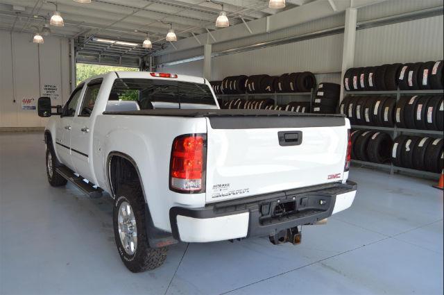 2011 gmc sierra 3500hd denali 4x4 denali 4dr crew cab sb srw for sale in brattleboro, vermont