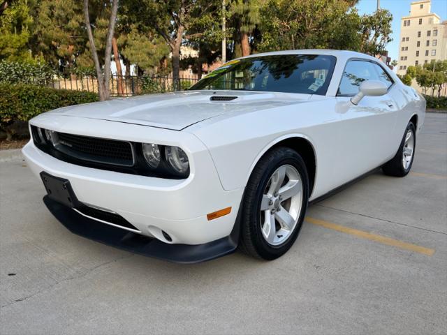 2014 dodge challenger sxt