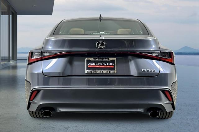 2022 lexus is 300 base