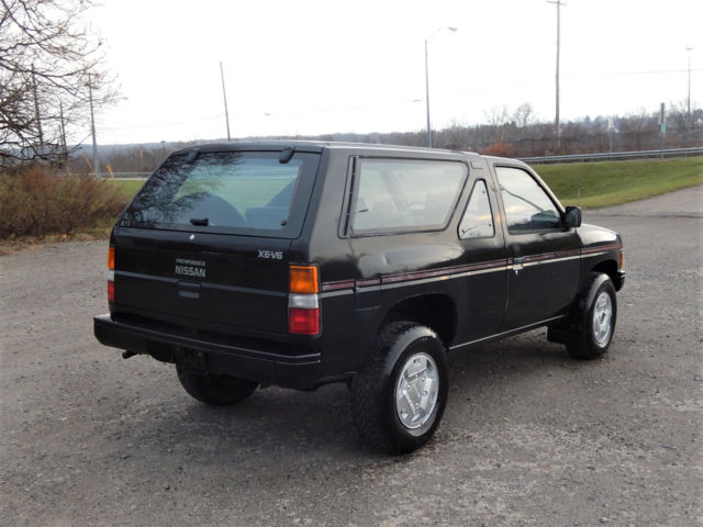 1987 Nissan Pathfinder xe-v6