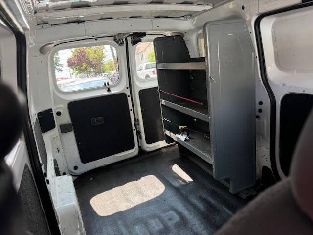 2013 nissan nv200 s