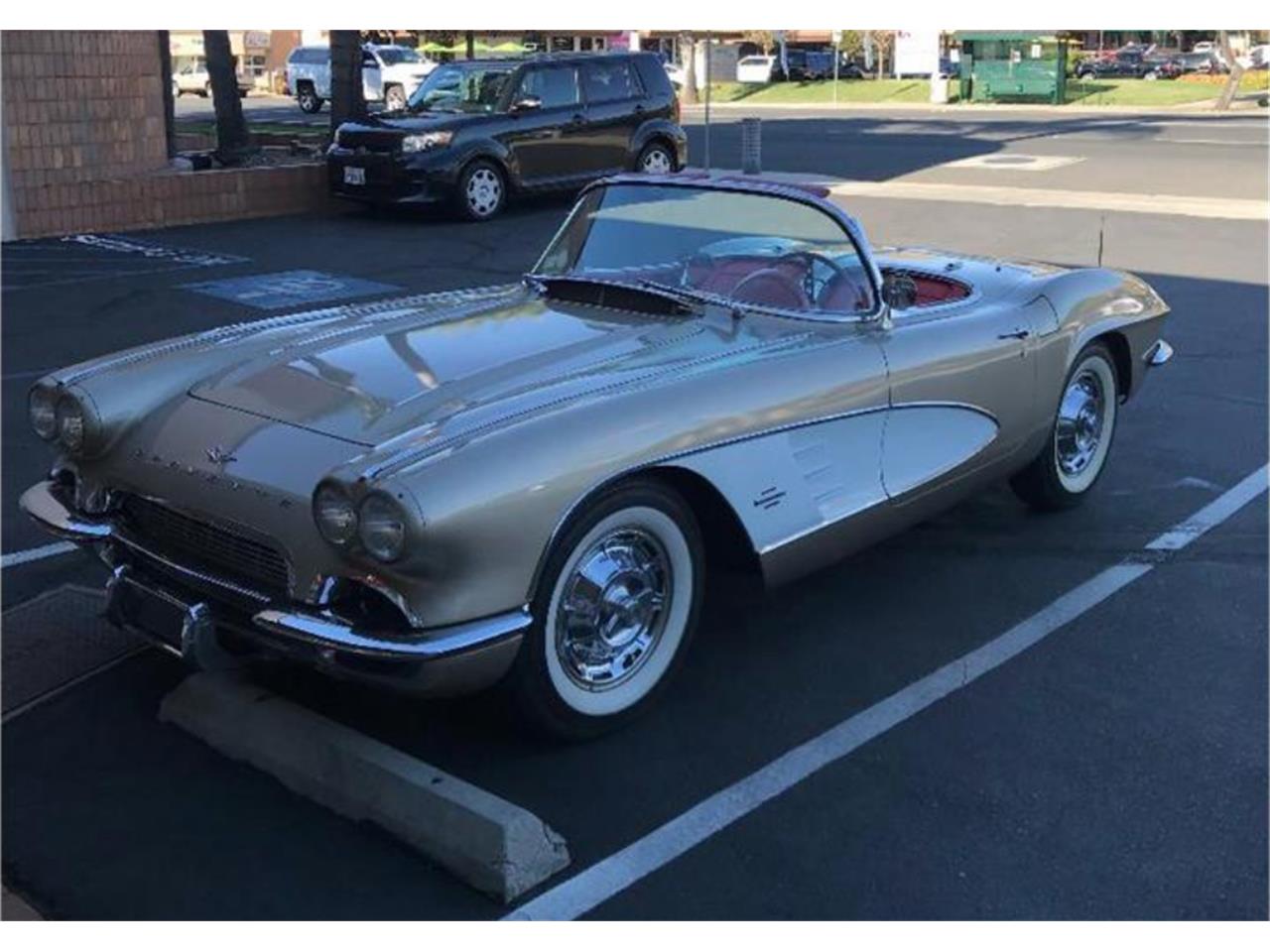 1961 chevrolet corvette stingray