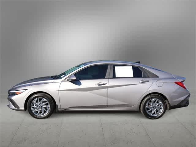 2024 hyundai elantra hev blue