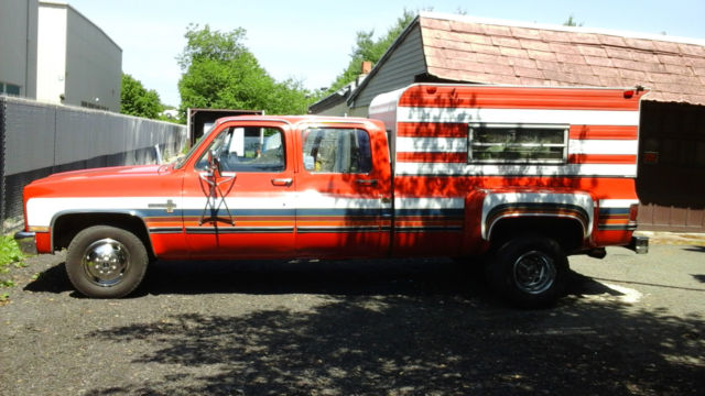 1981 chevy 3500 scottsdale crew cab dually w/cap