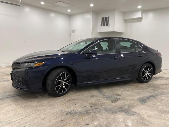 2021 toyota camry se
