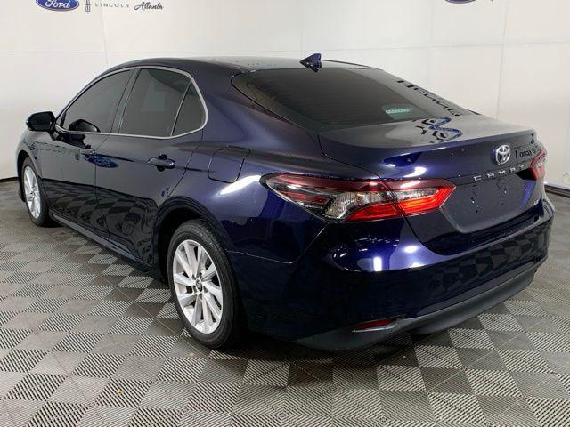 2021 toyota camry le