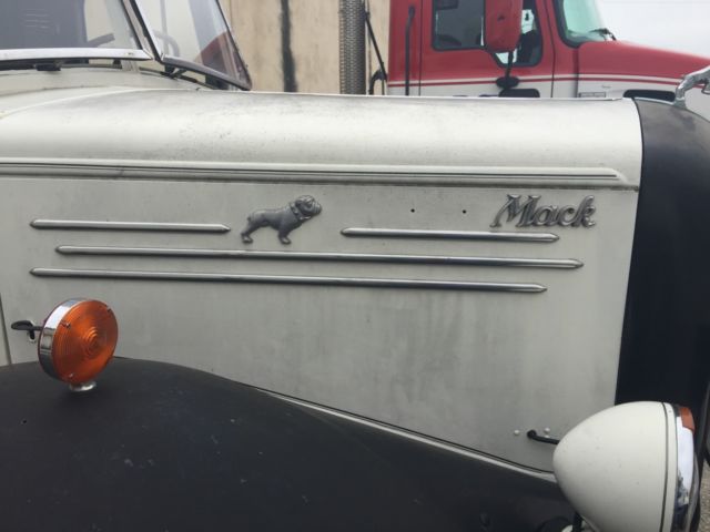 1946 mack tow truck