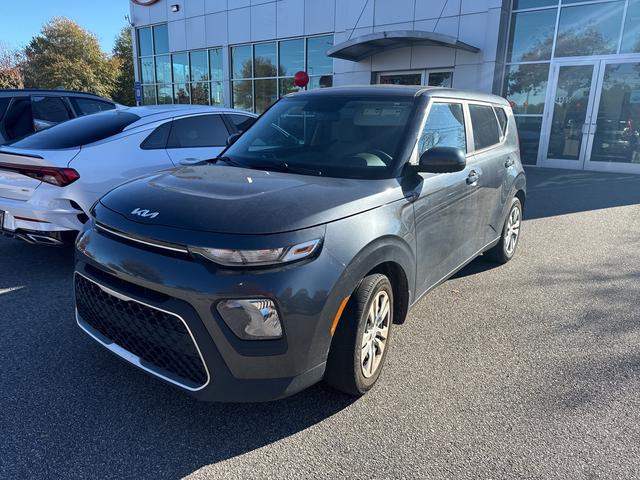 2022 kia soul lx