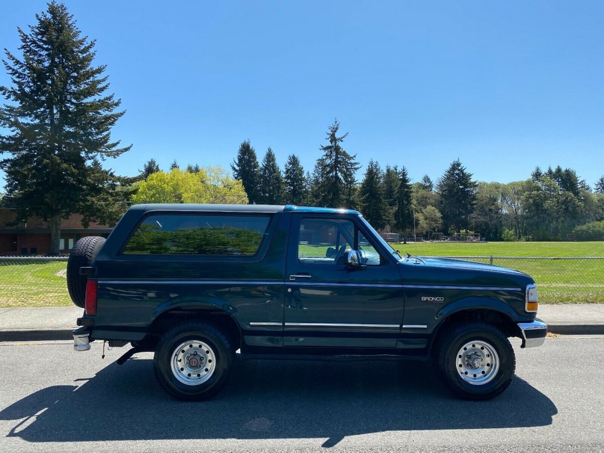 1994 ford bronco xlt 5.8l 4wd very clean stock 167,000 mi. rust free no reserve!