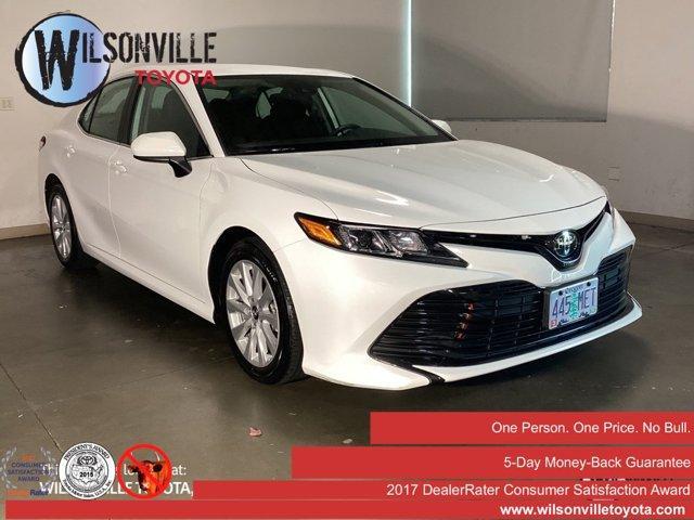 2020 toyota camry le