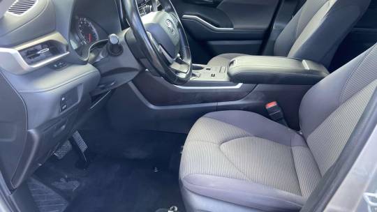 2022 Toyota Highlander le