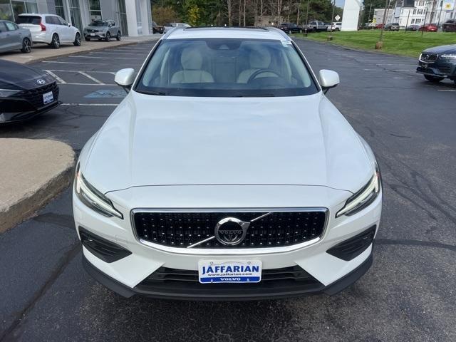 2022 volvo v60 cross country t5