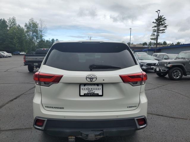 2017 toyota highlander limited