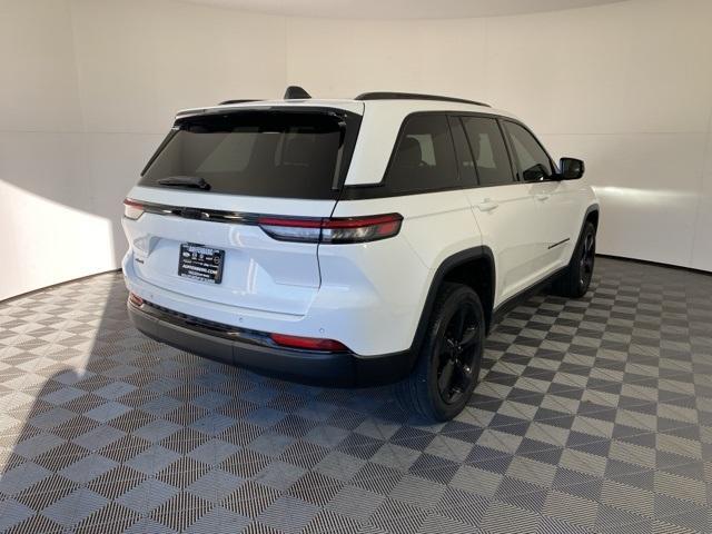 2022 jeep grand cherokee altitude