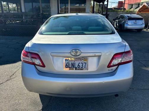 2011 toyota camry