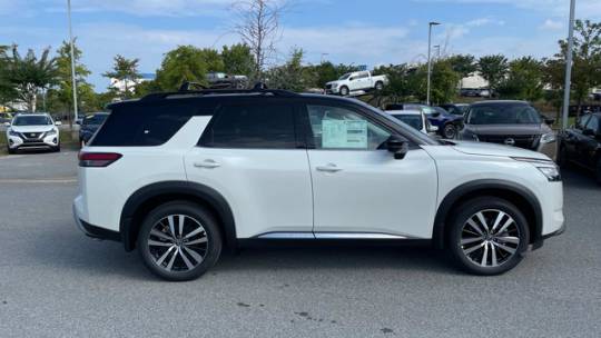 2024 Nissan Pathfinder platinum