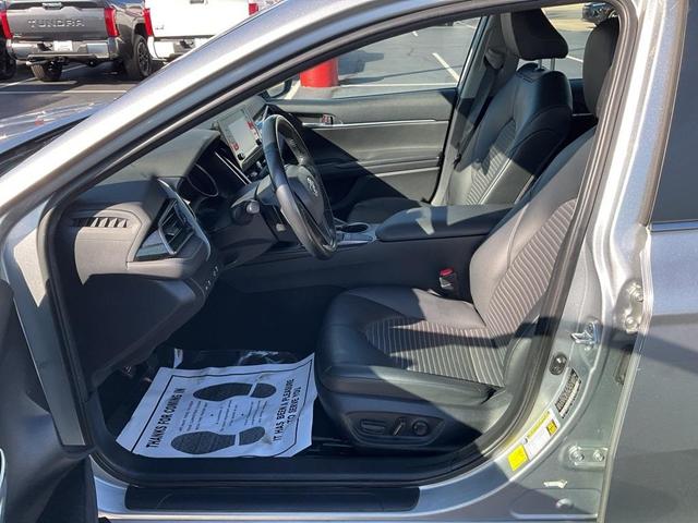 2022 toyota camry se