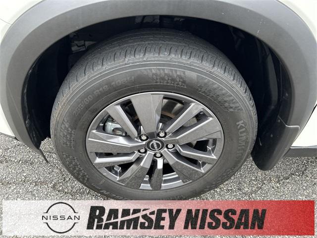 2023 nissan pathfinder sv