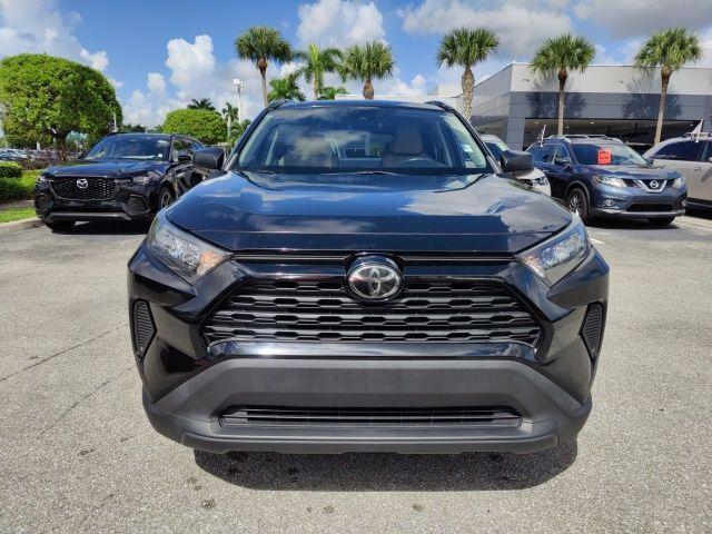 2021 toyota rav4 le
