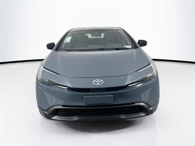 2023 toyota prius le
