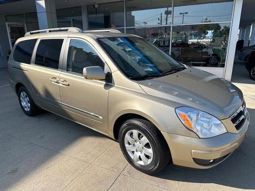 2007 hyundai entourage in co bluffs, iowa