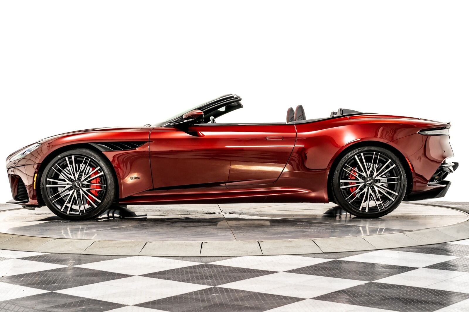 2021 aston martin dbs superleggera volante