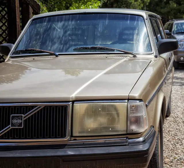 1987 volvo 240 wagon - needs motor