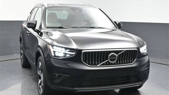 2025 Volvo XC40