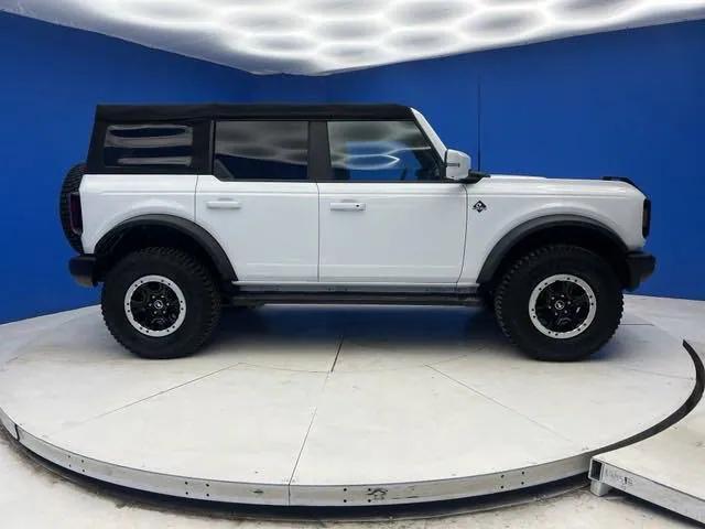 2021 ford bronco base