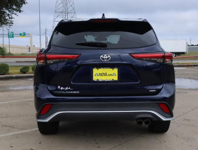 2022 toyota highlander xse